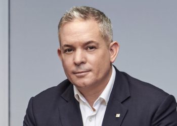 Darren Roos: A Passion-driven Leader with Exemplary Results